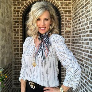 Cabi 3958 Devoted Blouse Fall 2020 XSmall EUC